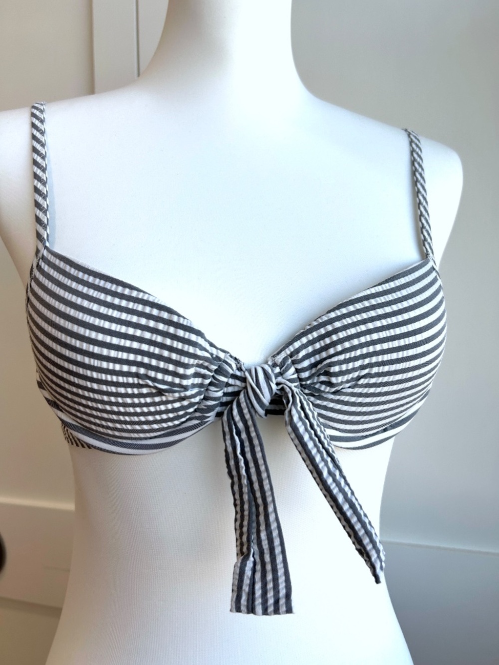 J.Crew NWOT Vintage Palm-Stripe Tie-Front Underwire Bikini Top 2 Windsor Grey